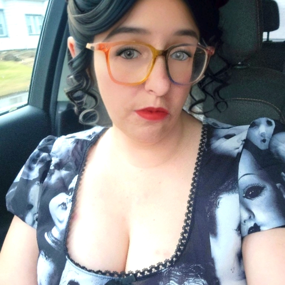 Meet your Posher, Angela